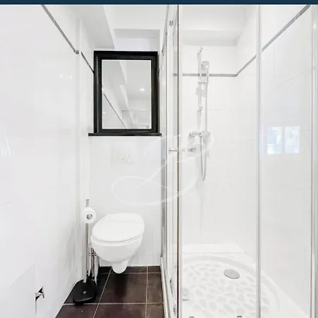 Très Beau Centre Cannes, 600m De La Croisette * Cannes